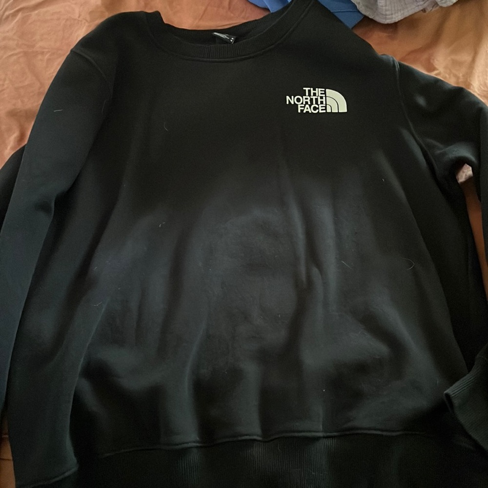 Men’s medium crew neck